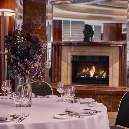 Park Hyatt Melbourne Hotel Екстериор снимка The fireplace in the restaurant
