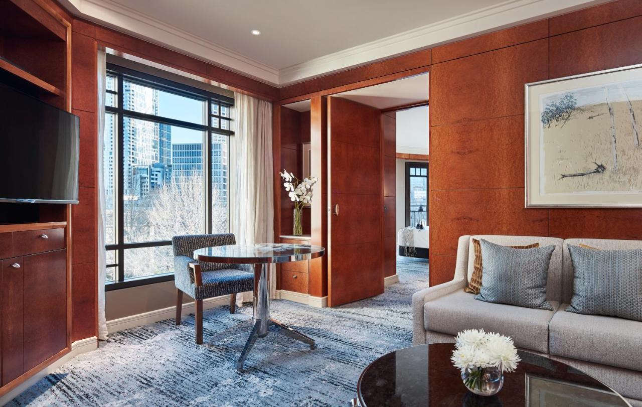 Park Hyatt Melbourne Hotel Екстериор снимка A suite at the Mandarin Oriental, Hong Kong