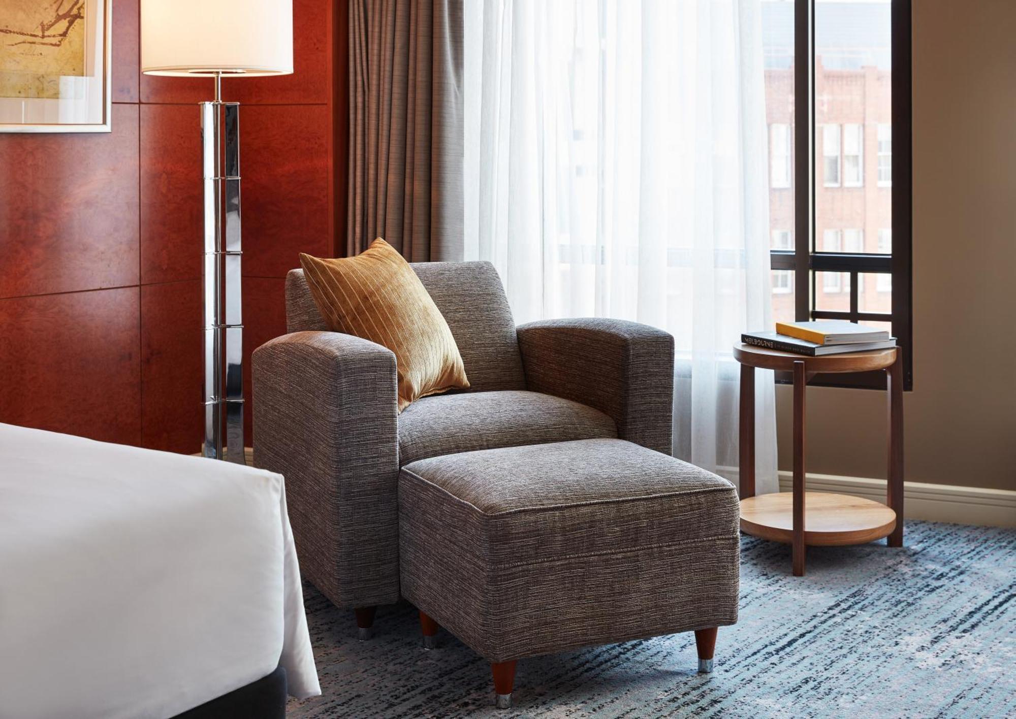 Park Hyatt Melbourne Hotel Екстериор снимка A chair and ottoman