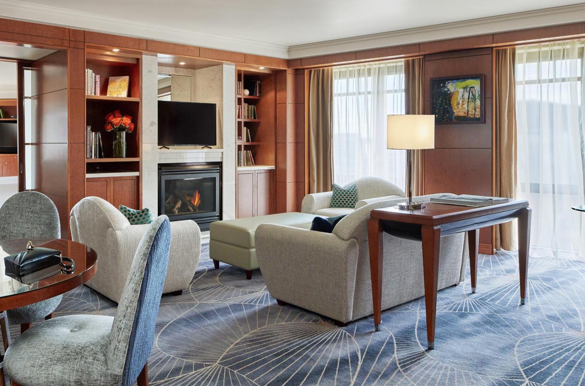 Park Hyatt Melbourne Hotel Екстериор снимка Living room of a suite at the Fairmont Olympic Hotel
