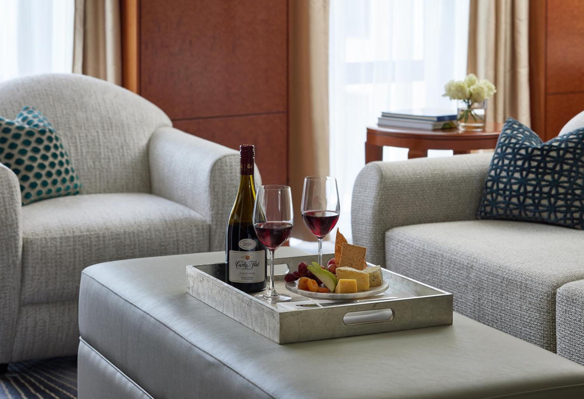Park Hyatt Melbourne Hotel Екстериор снимка A wine and cheese platter