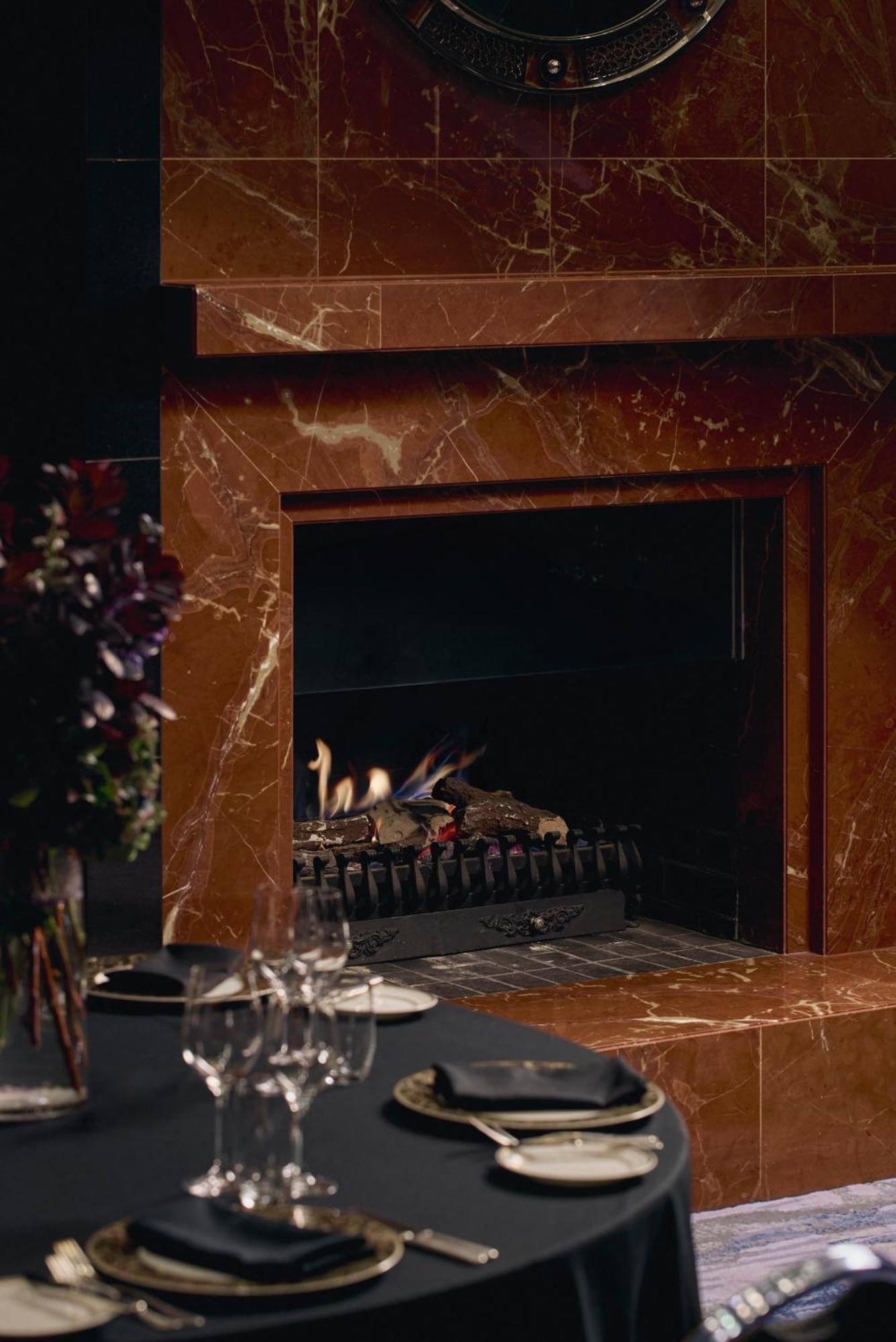 Park Hyatt Melbourne Hotel Екстериор снимка A fireplace in the White House