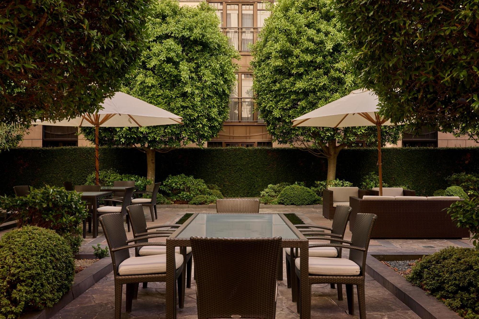 Park Hyatt Melbourne Hotel Екстериор снимка The Garden at The Ivy